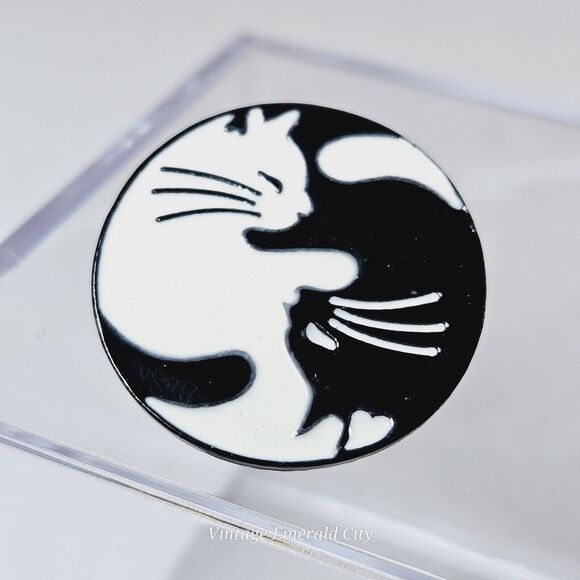 Black & White Cat Lapel Pin Ying Yang Balance Enamel Badge Mystical Magical Cats - Picture 1 of 5